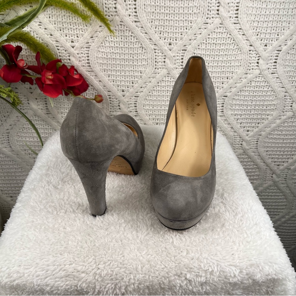 KATE SPADE |  Gray Suede " Vero Cuoio" Pumps Round Toe Heels